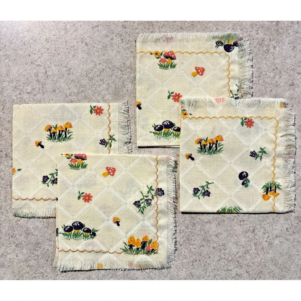 Vintage Mushrooms Flowers Cloth Napkin Set Of 4 Doily Doilies Embroidered Fringe